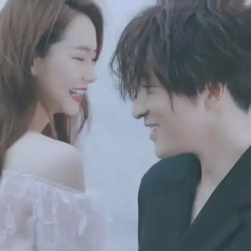 薛之谦情头壁纸不温不火配不上他的努力大红大紫又怕他受伤