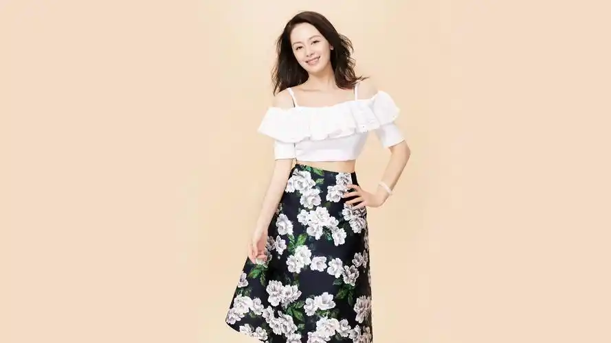 美女演员王力可气质写真电脑桌面壁纸图片下载