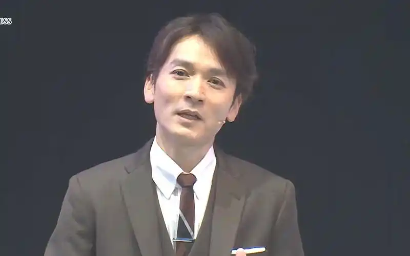 迪迦男主大古队员(长野博)近期舞台剧宣传采访片段:这么多年过去还是