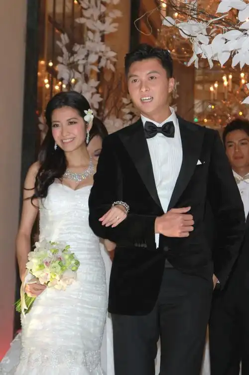 王浩信受访避谈与陈自瑶感情状态聊女儿眉飞色舞资产全留孩子