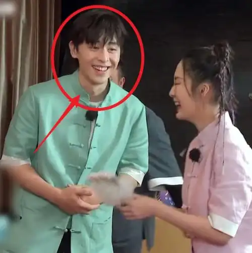 极挑7邓伦被李沁套路抱260斤胖子他看李沁的眼神却亮了