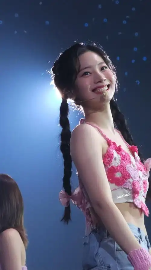 金多贤超话07#金多贤mk全球品牌大使#230923 twice 5th world tour