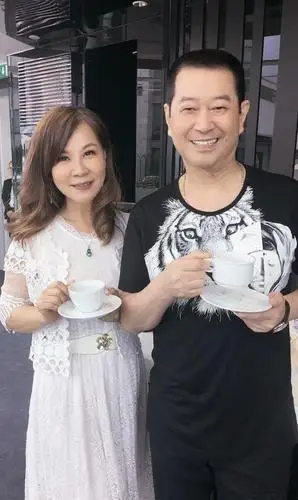 离婚31年!龙千玉首公开另一半是20年老友,痛失爱女难走出