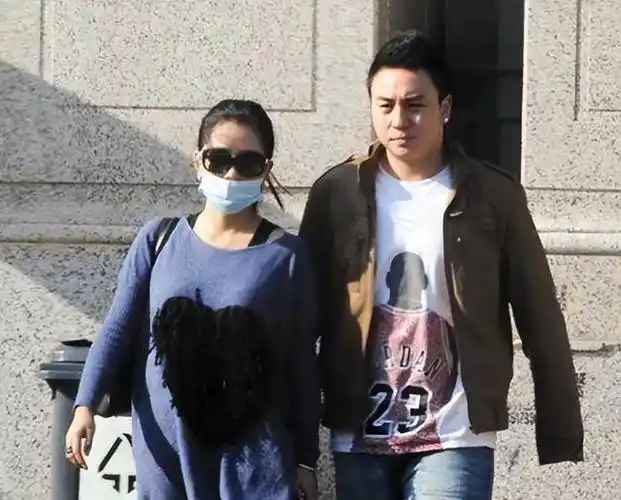 "童星"释小龙,被时代抛弃连招呼也没打,现在生活咋样了