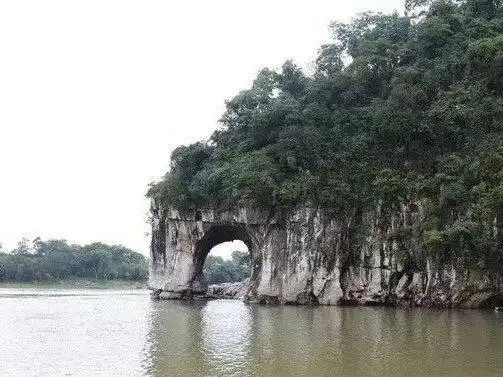 桂林山水甲天下鬼斧神工造就奇山异石