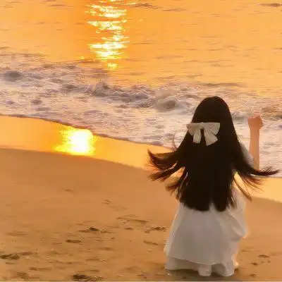 夕阳海边女神背影头像