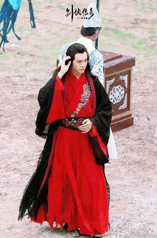 红衣|任嘉伦|肖战_新浪新闻