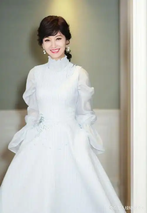 赵雅芝(angie chiu),1953年11月15日出生于中国香港九龙半岛,祖籍河南