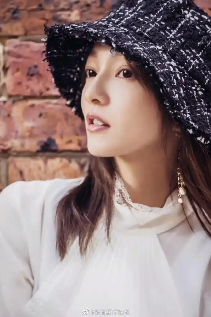 张韶涵| #寻找隐形的翅膀#【壁纸】k隐形的翅膀-张韶涵澳洲写真2p人生