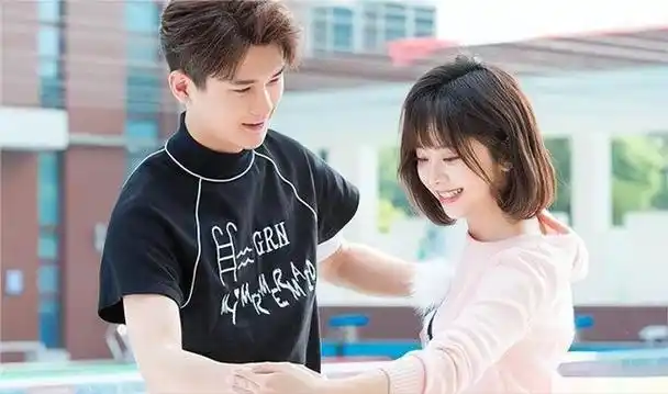 当年以为谭松韵会和他在一起