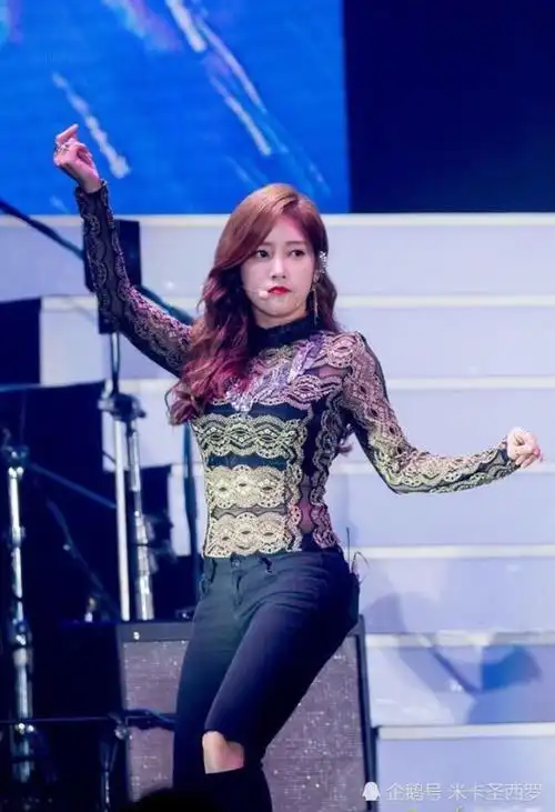 又一文体跨界恋情tara组合朴素妍与足球运动员赵有敏结婚