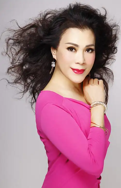 金秋厦门著名女中音歌唱家梁宁独唱音乐会