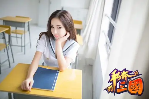 《私奔到三国》签约了韩国人气网络女主播朴妮唛为游戏代言!