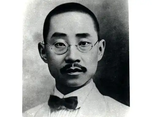 因为朱执信是汪精卫亲堂姐姐汪若昭的大儿子,所以朱执信也就是汪精卫