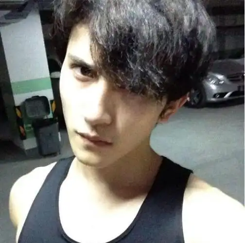 廖劲锋整容前后旧照片对比图林皓洋为什么叫轰叔是混血吗