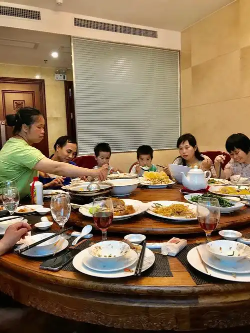 2020年5月6日东盛酒店聚餐影集.