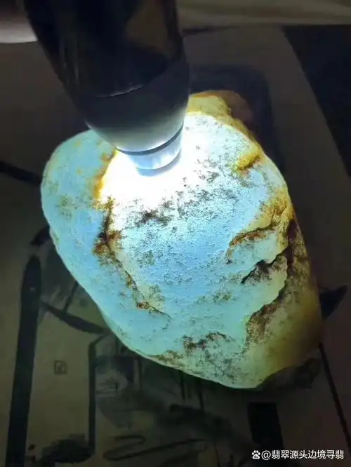 莫西沙场口翡翠原石该怎么玩