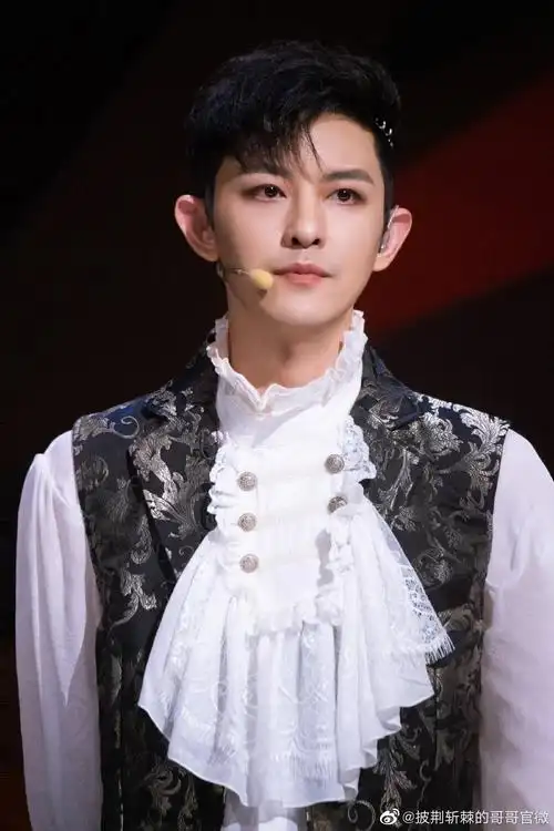 棒棒堂敖犬(棒棒堂解散11年后,有两位结婚当爸,两位被淡忘,敖犬王子仍