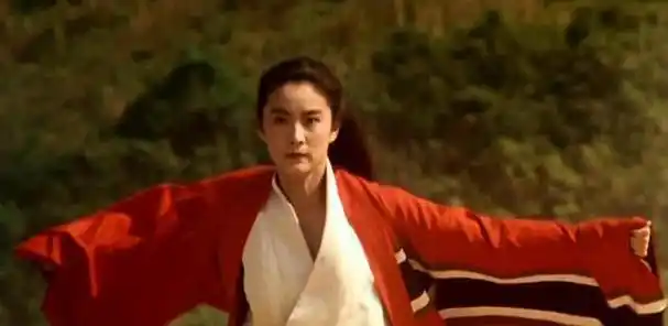 王晶拍笑傲江湖张雨绮演东方不败看任盈盈选角网友不淡定了