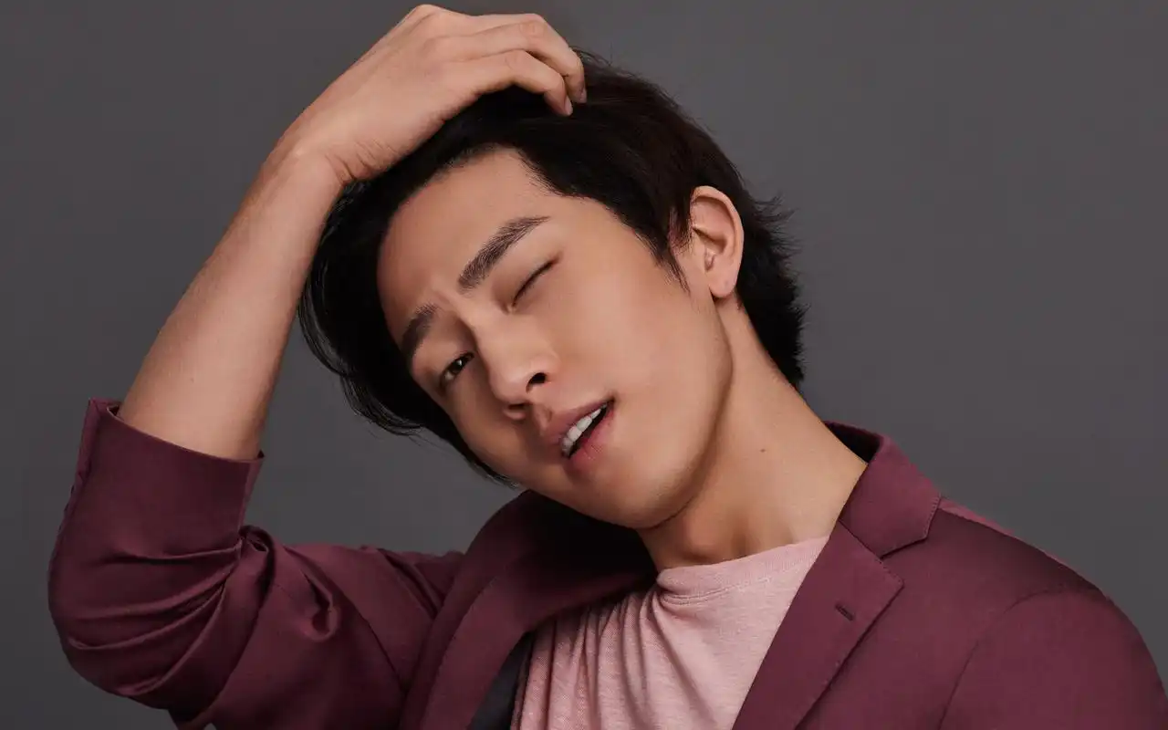 井柏然帅气时尚高清写真桌面壁纸