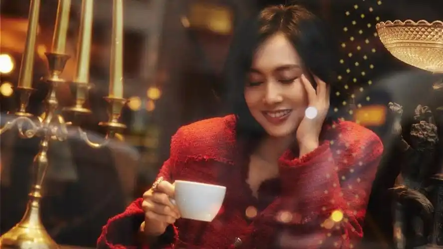 朱茵和黄贯中相恋十七年才结婚,蔡少芬"蔡干妈"曾逼问何时结婚