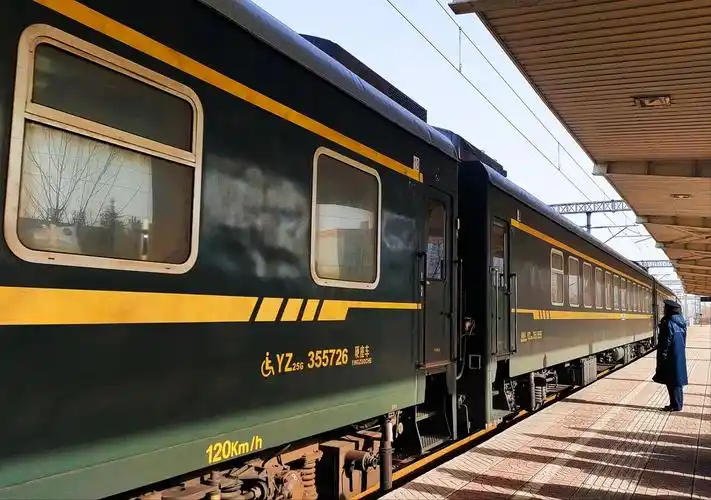 为什么火车人要憋着坐火车的人