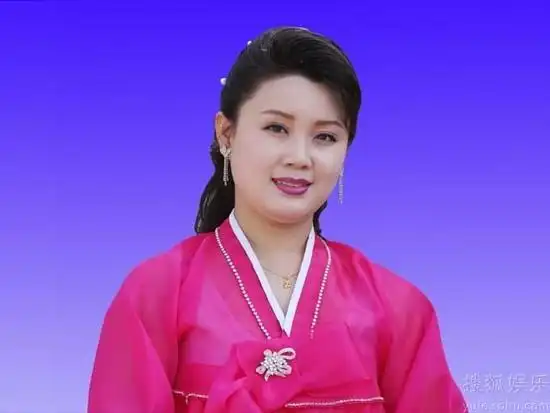 五十多部电影歌曲和五百多场的演出,使她成为朝鲜著名歌手.