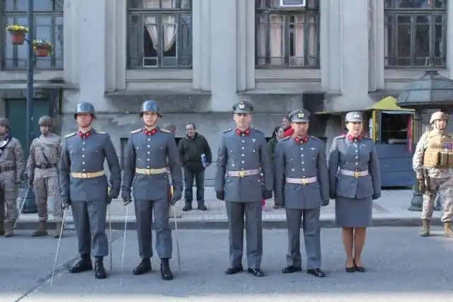 有种浓浓穿越感,智利士兵穿着打扮如同二战德军,战斗力也强