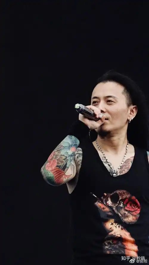 有哪些帅气的摇滚乐队的主唱或者成员的照片