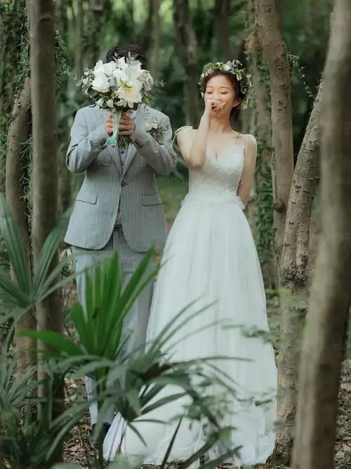 盛夏的氛围感清新森系婚纱照推荐