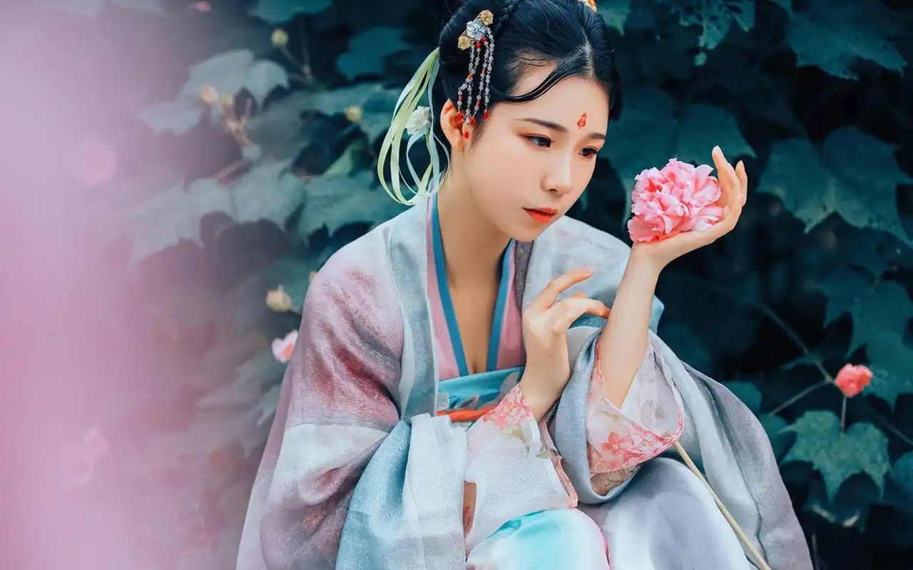 风华绝代古风汉服美女写真图片桌面壁纸