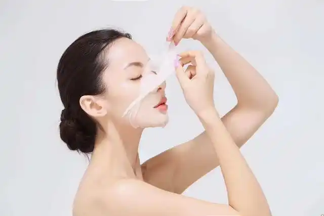 敷完面膜还需要洗脸吗? 困扰多年的问题帮你解决!(敷完面膜后到底该不