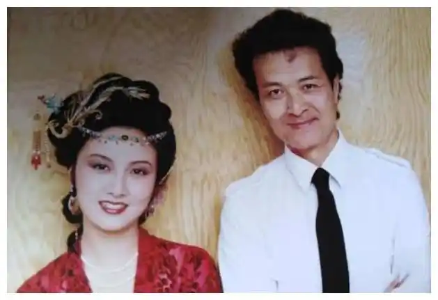 周里京两任妻子一个是挚爱一个是救赎