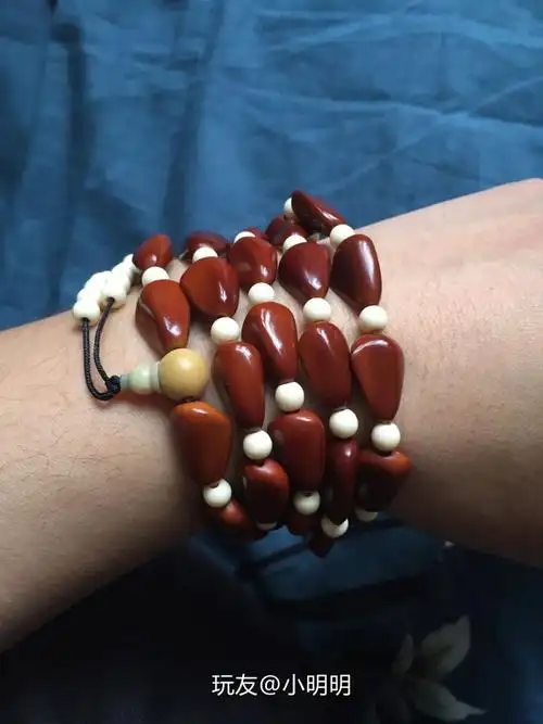 真香我吃完后才发现他特意去大东北摘来的松子是做手串的