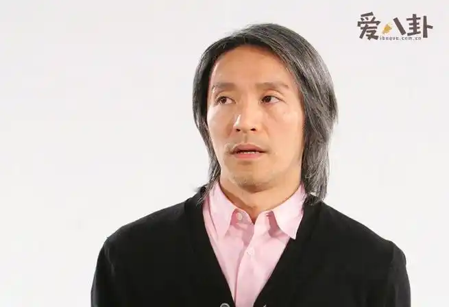 周星驰为何满头白发星爷为别人捐骨髓捐了数年是真的吗