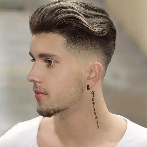 剪惯了一些常见的短发,男生们也不妨试试欧美男士的这种渐变露额发型