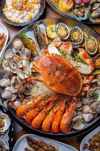 5斤重巨无霸海鲜拼盘,一桌只能放下1盘!