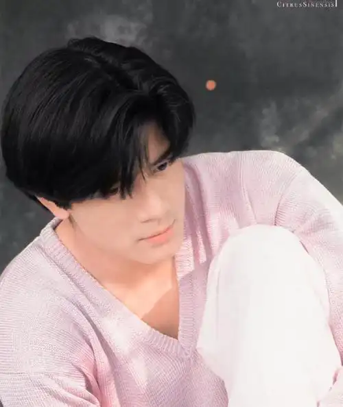 54岁郭富城近照曝光,头发凌乱胡子拉碴,皮肤黝黑苹果肌凸起显憔悴