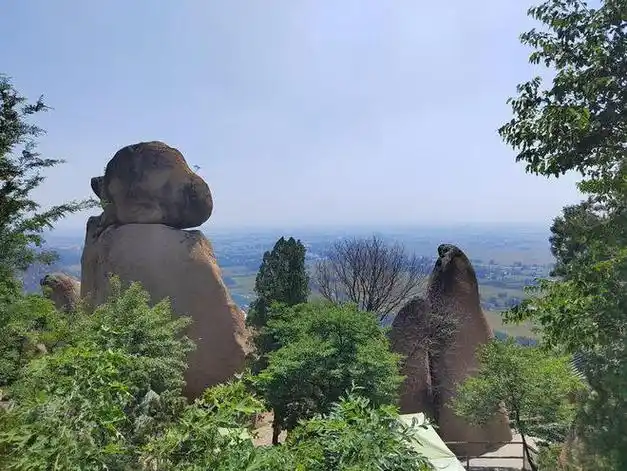 河南洛宁罗龙奇景嵖岈山