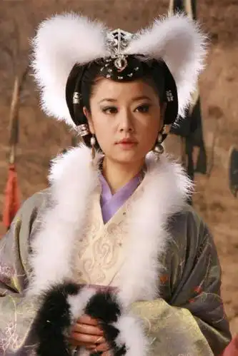 傅艺伟在1990年饰演封神榜中的苏妲己;冀州侯苏护的女儿,美貌绝伦,后