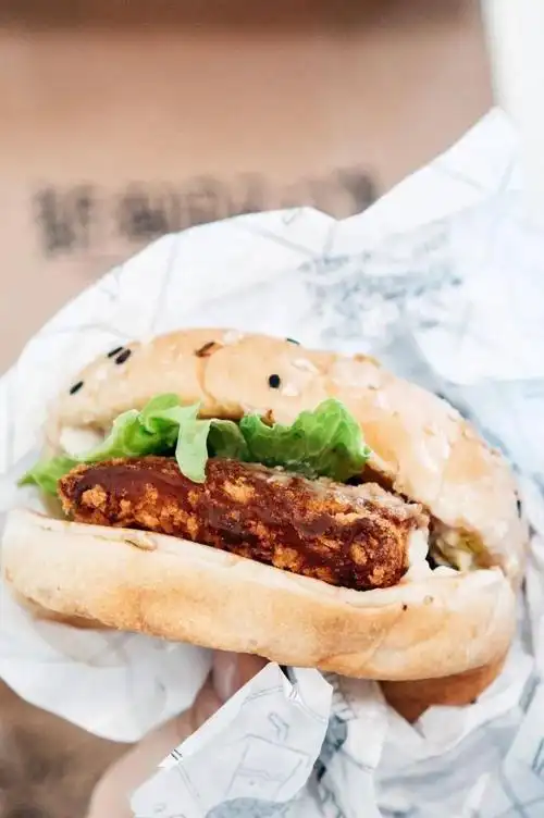 留言有惊喜饿了么皮克斯的汉堡限时139元吃鸡