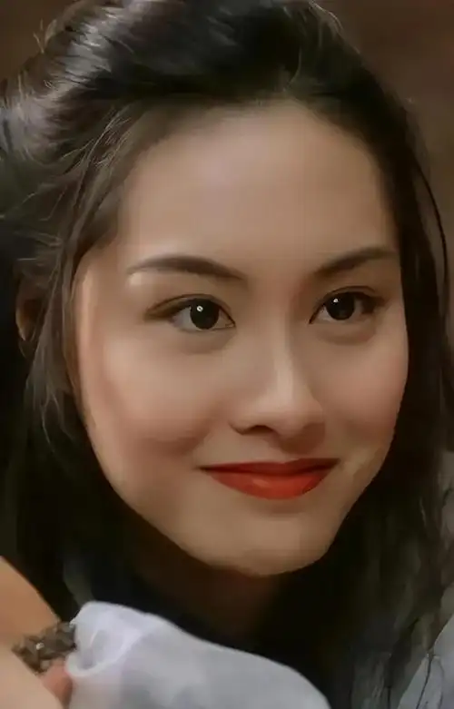 52岁朱茵现状曝光:住深山残屋,开97年破车,活成娱乐圈李子柒!