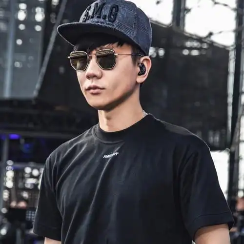 2020年3月22日 22:13   关注        明星 头像 林俊杰 凌姗姗 评