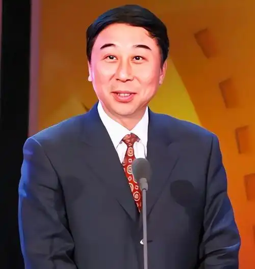 冯巩,赵本山等人的"消失",是春晚的悲哀,难怪现在春晚没人看_腾讯新闻