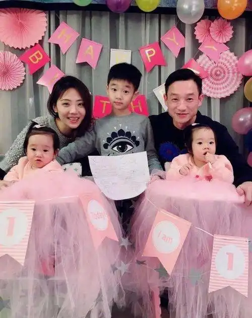 网曝唐嫣生下龙凤胎!娱乐圈十大明星的双胞胎儿女谁最可爱?