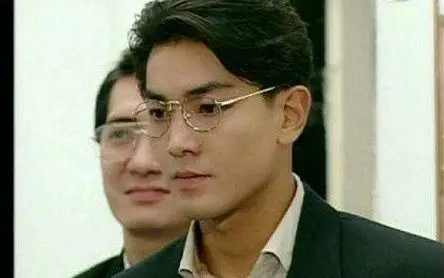 《天若有情》的郑伊健 很喜欢他短发,反而长发get不到,他对长发好执着