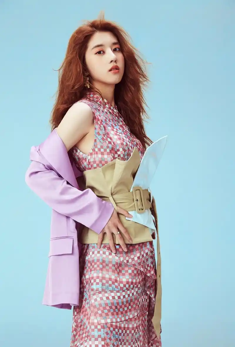 李凯馨,1999年10月12日出生于中国台湾,华语影视女演员,歌手.