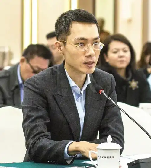 用儒雅的气质撑起一个爱心国货品牌吴荣照你太帅了