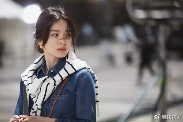 宋慧乔爱情金句:「不要勉强做某些事或想去改变什么,不如顺其自然吧」