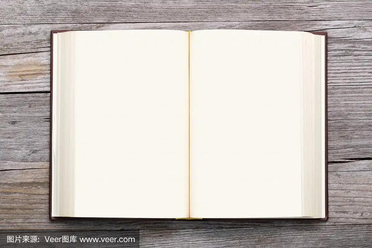 木桌上的空白书